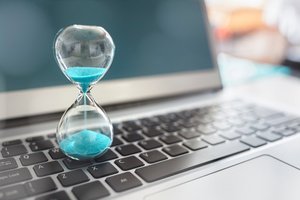 Indicating the importance of time by hourglass